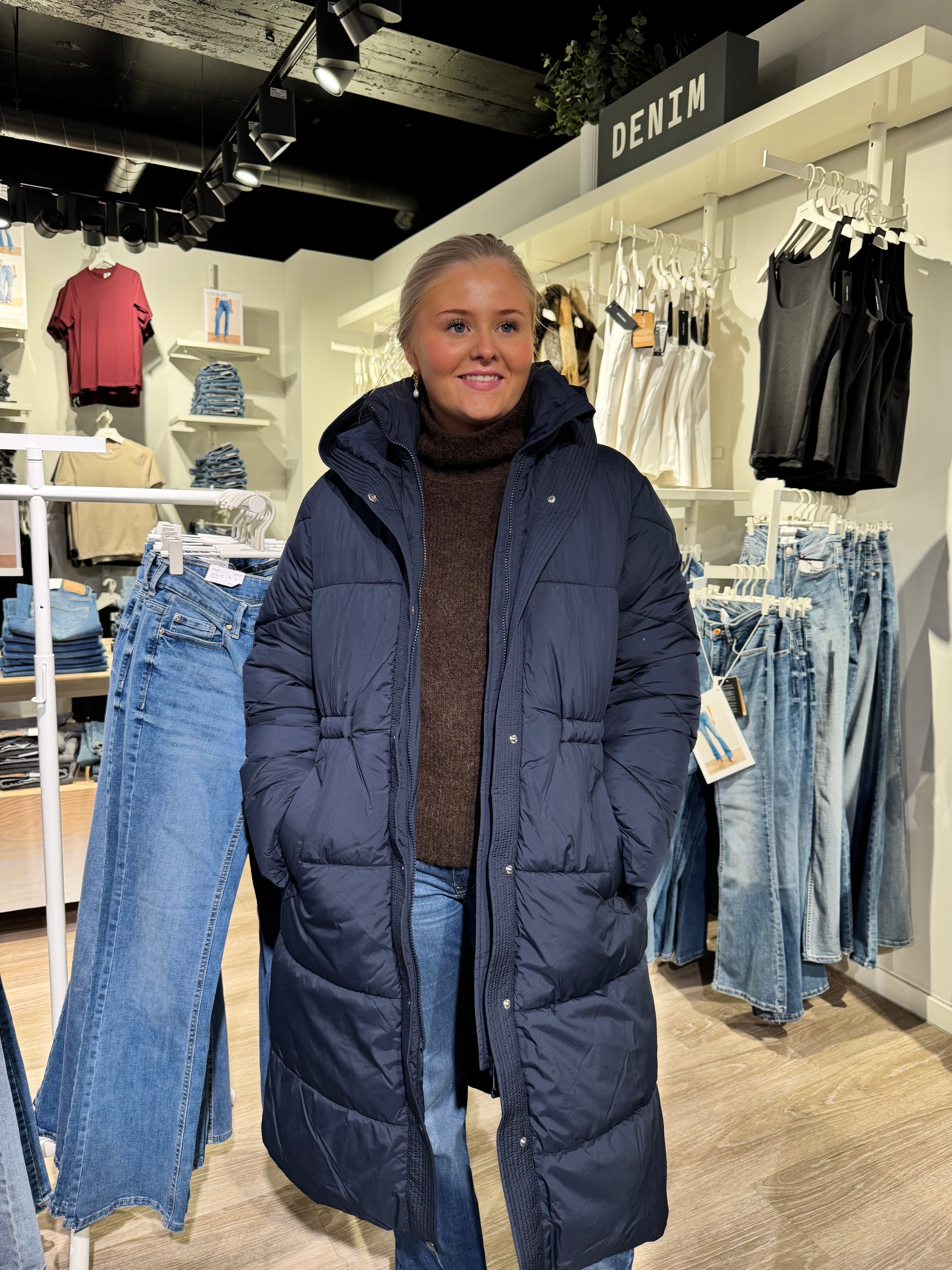 JDYNATHALIE Puffer - Dark Sapphire
